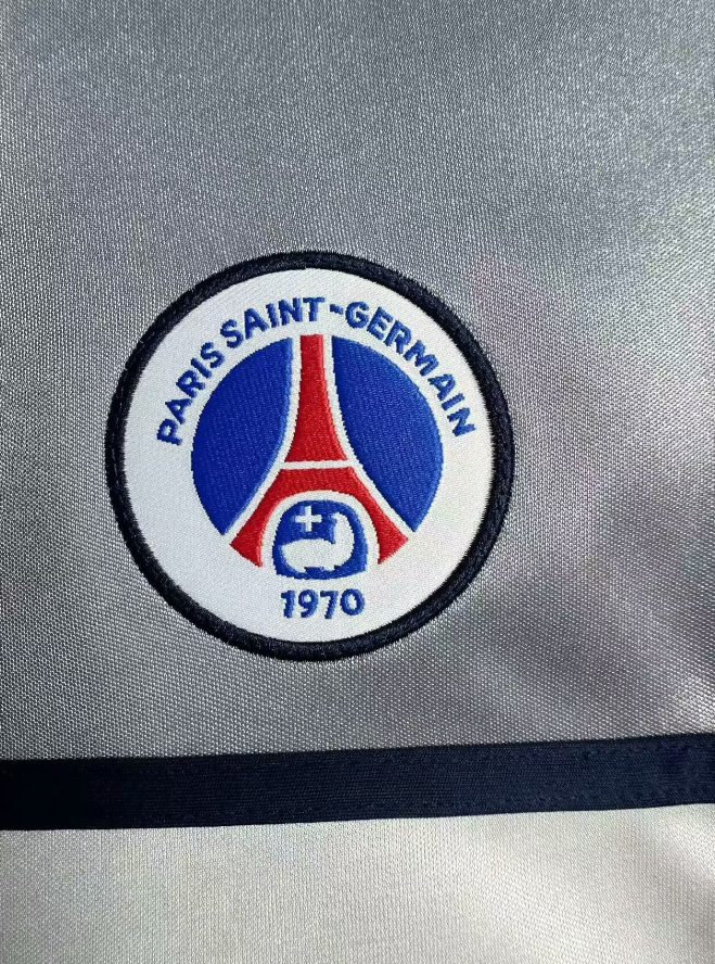 Paris Saint-Germain 2000/01 Away Kit